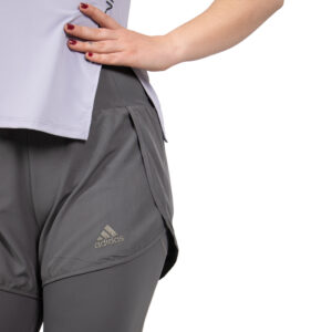 شورتک با لگ ورزشی آدیداس – مناسب کوهنوردی، ترکینگ و ورزش‌های پرتحرک | ضد تعریق و خشک‌شدن سریع